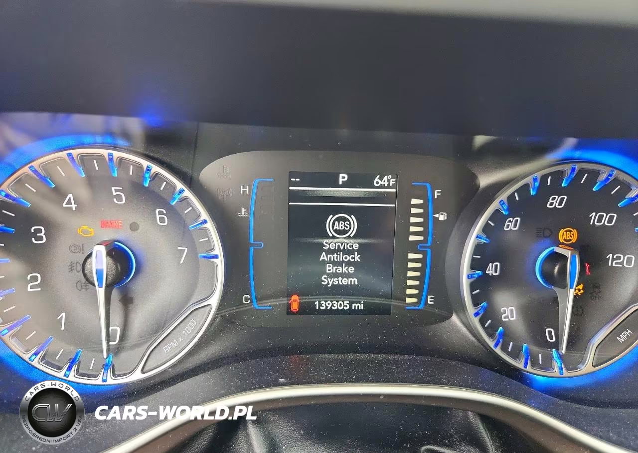2018 Chrysler Pacifica Touring VIN:2C4RC1DG9JR130152 - 9