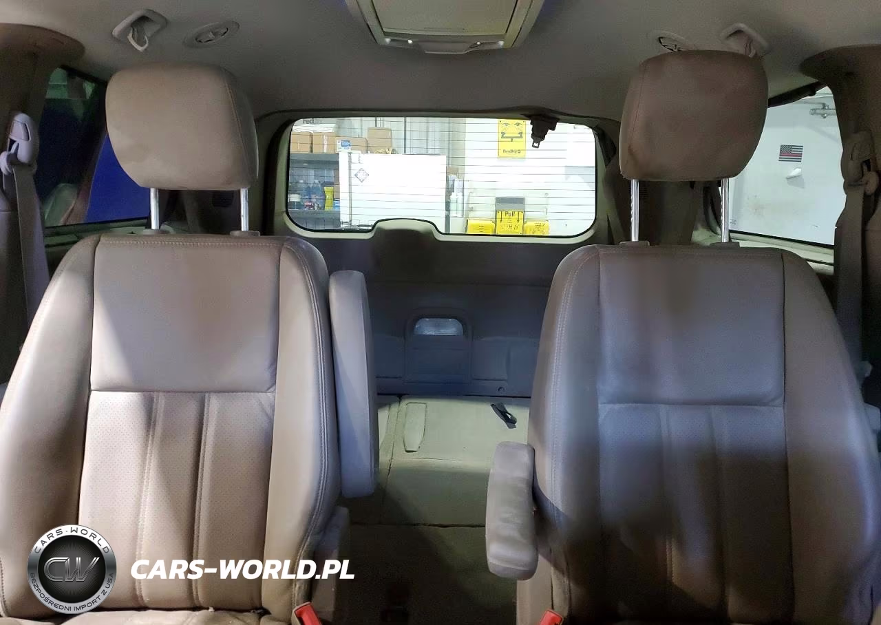 2012 Chrysler Town & Country Touring L VIN:2C4RC1CG1CR246000 - 10
