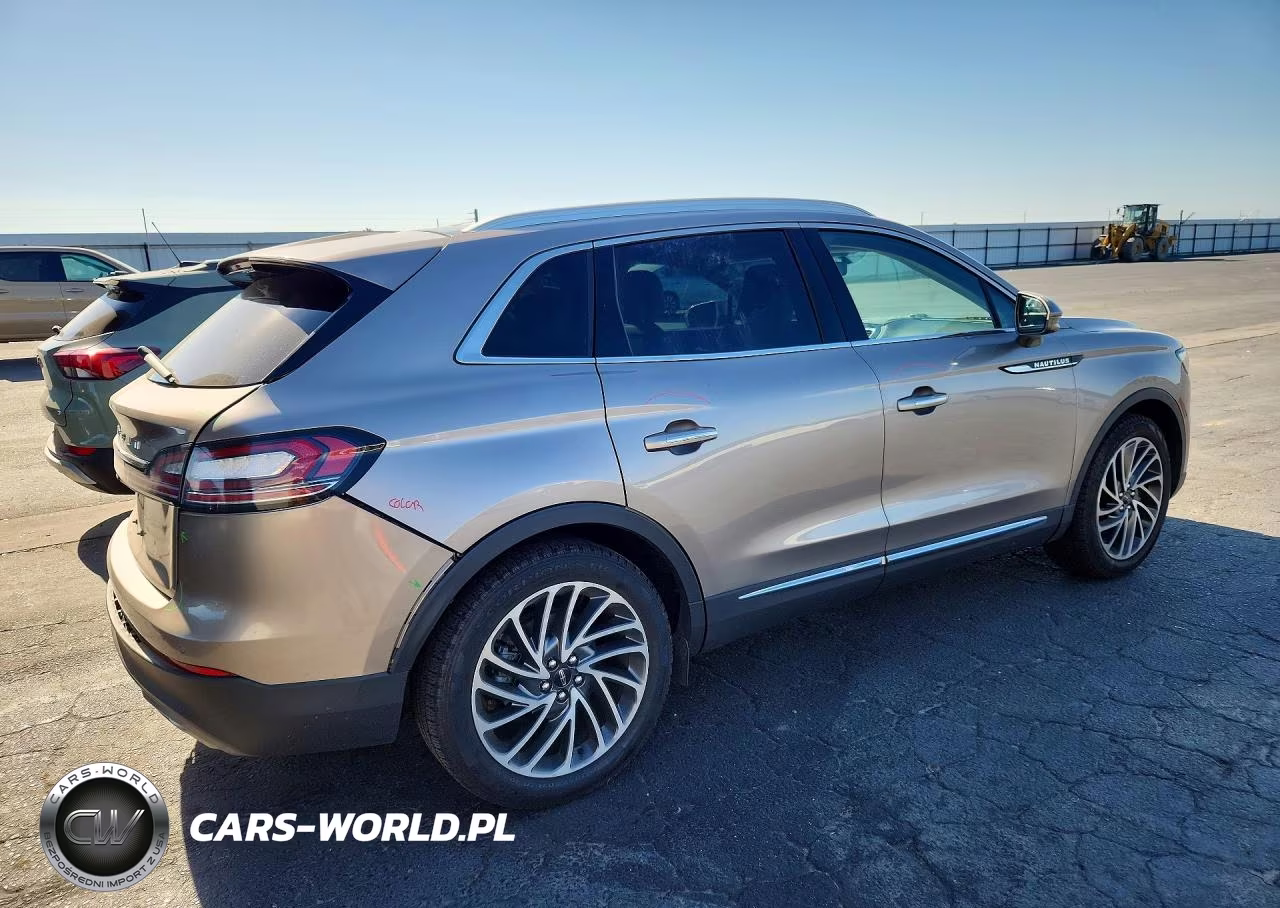 2020 Lincoln Nautilus Reserve VIN:2LMPJ6K9XLBL35361 - 3
