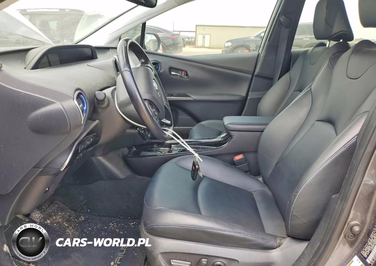 2021 Toyota Prius Limited VIN:JTDKAMFU4M3141939 - 7