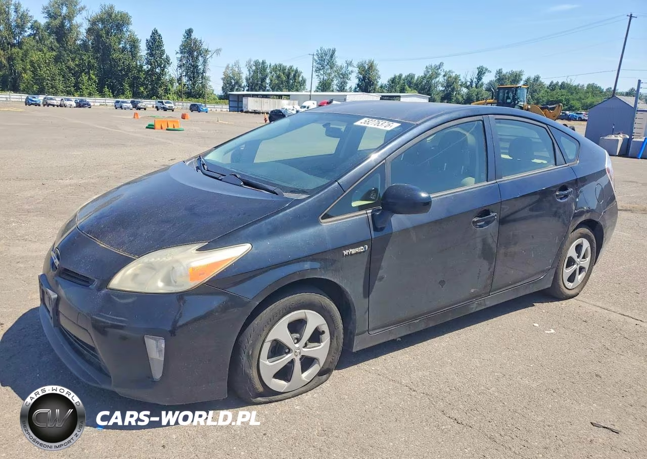 2013 Toyota Prius Two – zdjęcie 1 z 12