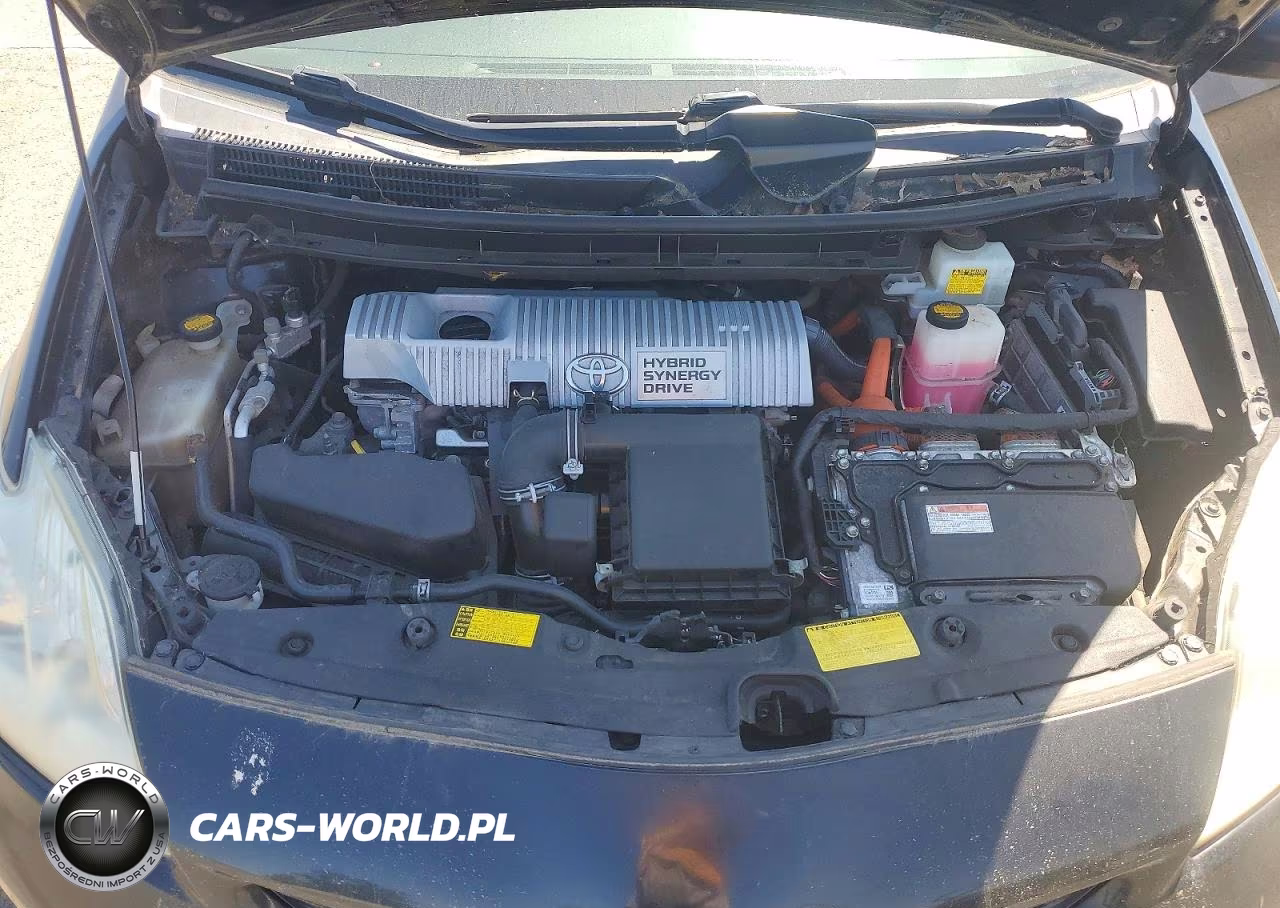 2013 Toyota Prius Two VIN:JTDKN3DU1D5554813 - 11