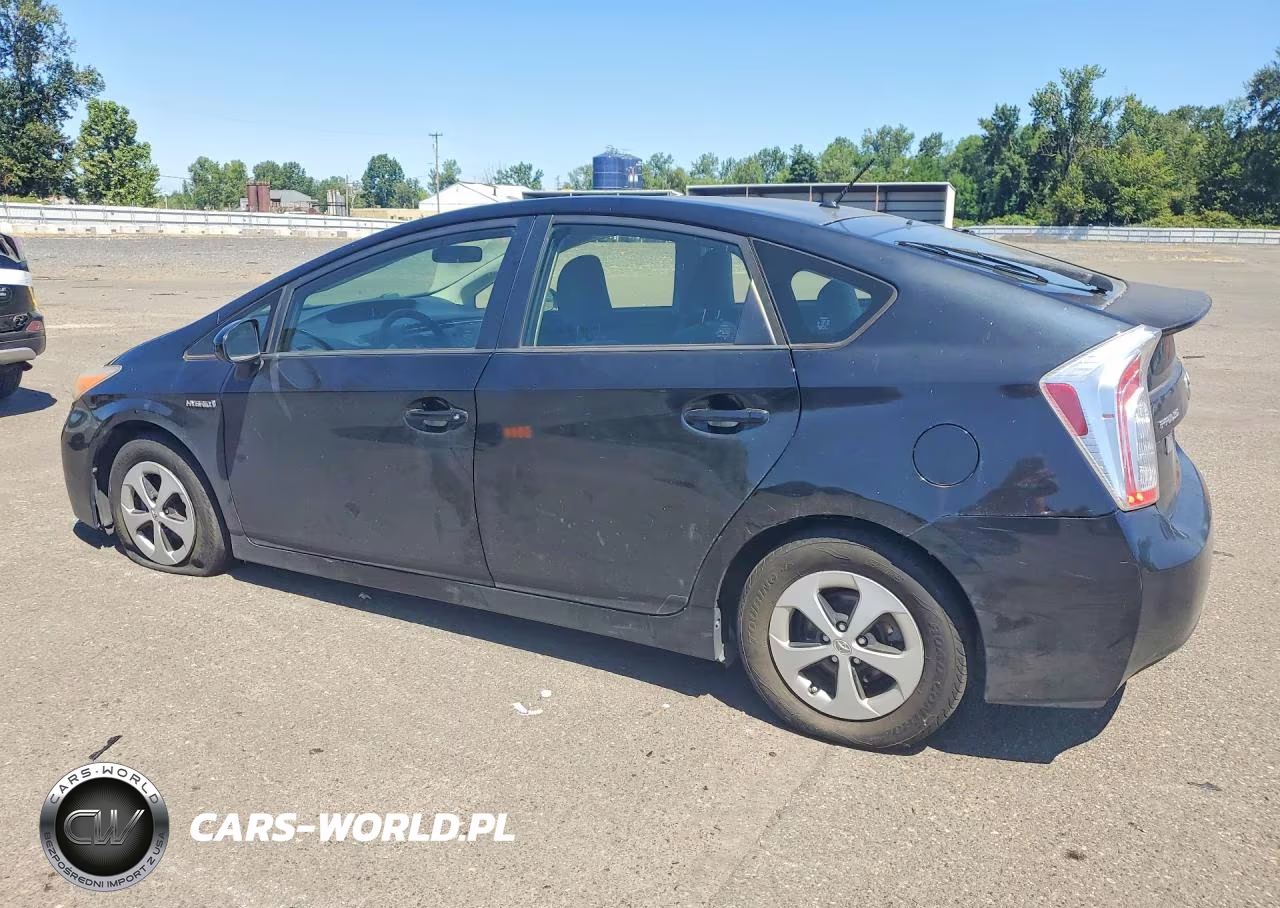 2013 Toyota Prius Two VIN:JTDKN3DU1D5554813 - 2