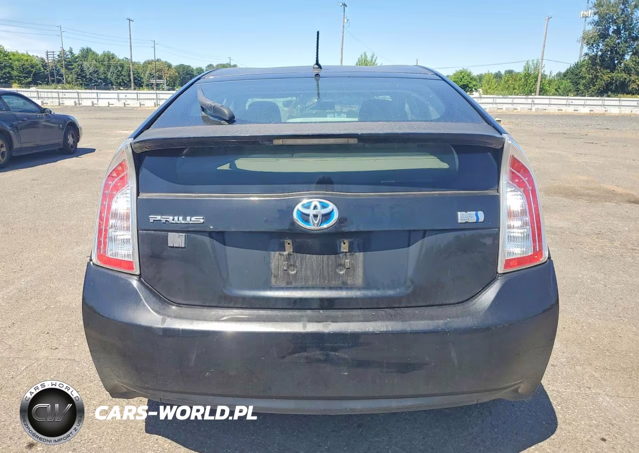 2013 Toyota Prius Two VIN:JTDKN3DU1D5554813 - 6