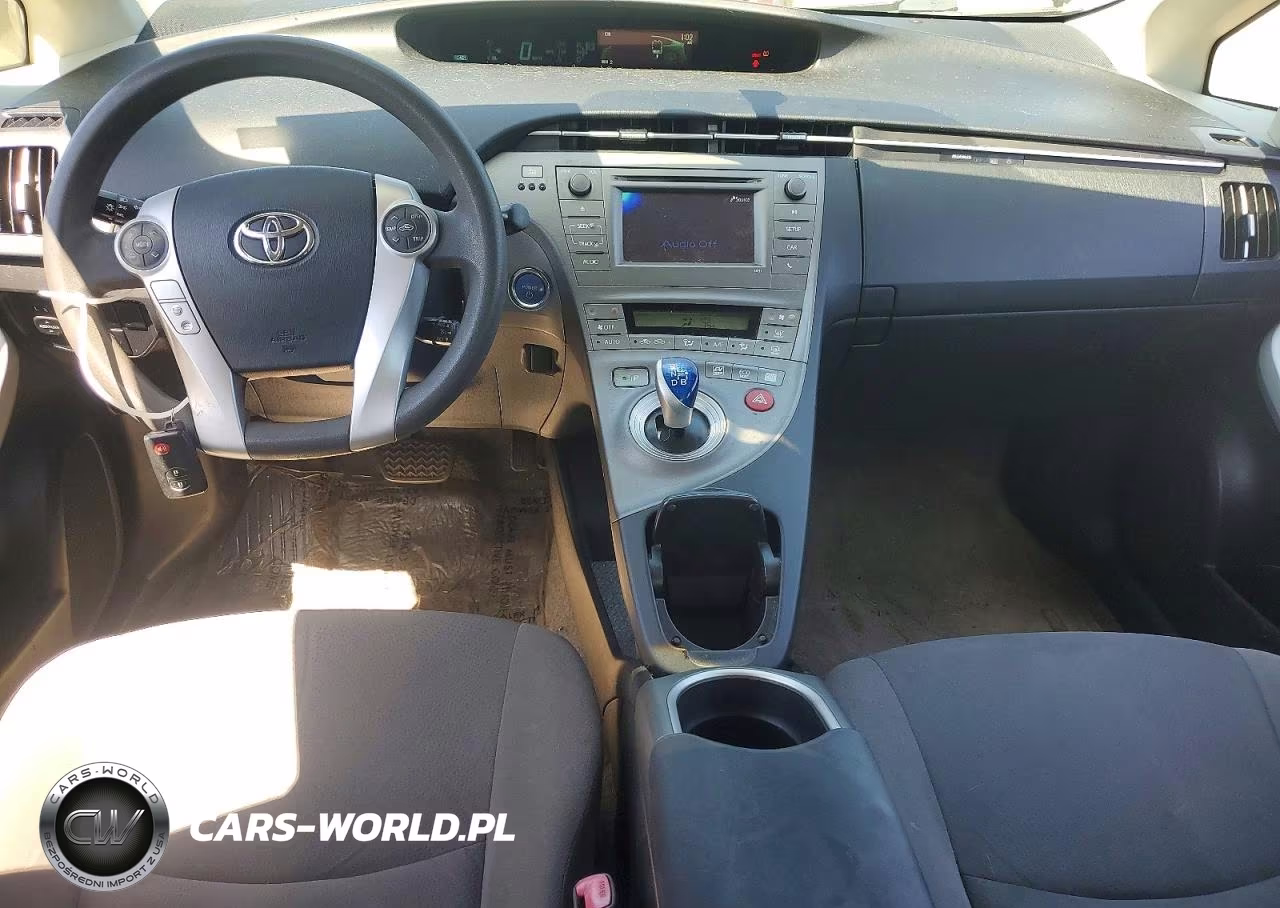 2013 Toyota Prius Two VIN:JTDKN3DU1D5554813 - 8