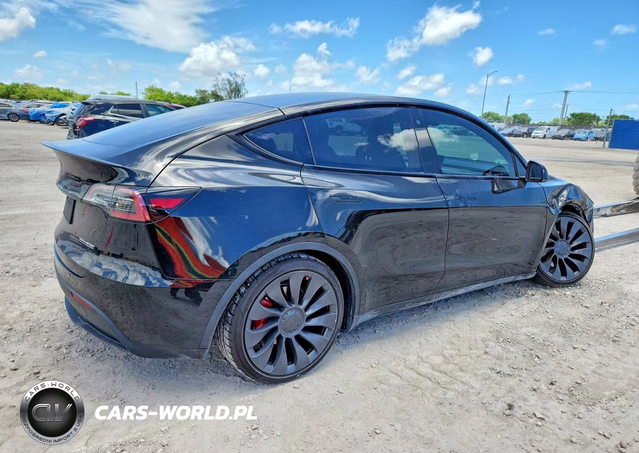 2020 Tesla Model Y VIN:5YJYGDEF8LF027911 - 3