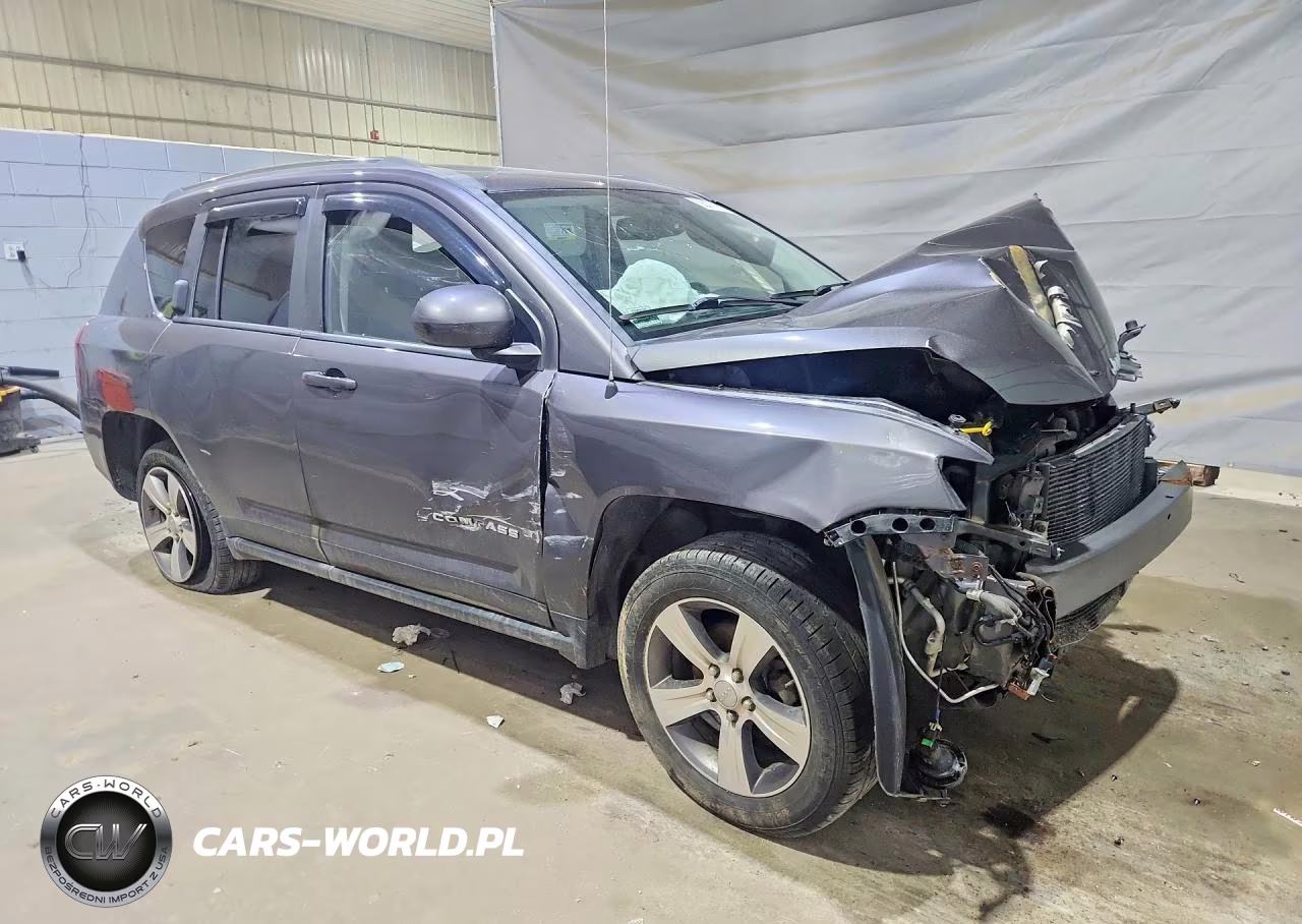 2016 Jeep Compass Latitude VIN:1C4NJDEB1GD696360 - 4
