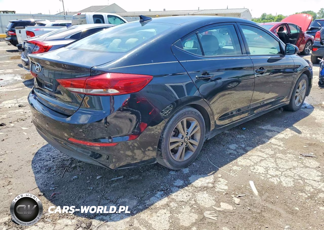 2018 Hyundai Elantra Sel VIN:5NPD84LF4JH312439 - 3