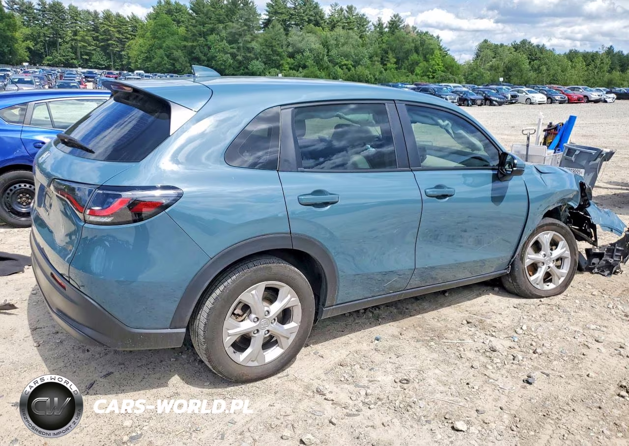 2025 Honda Hr-V Lx VIN:3CZRZ2H32SM765597 - 3