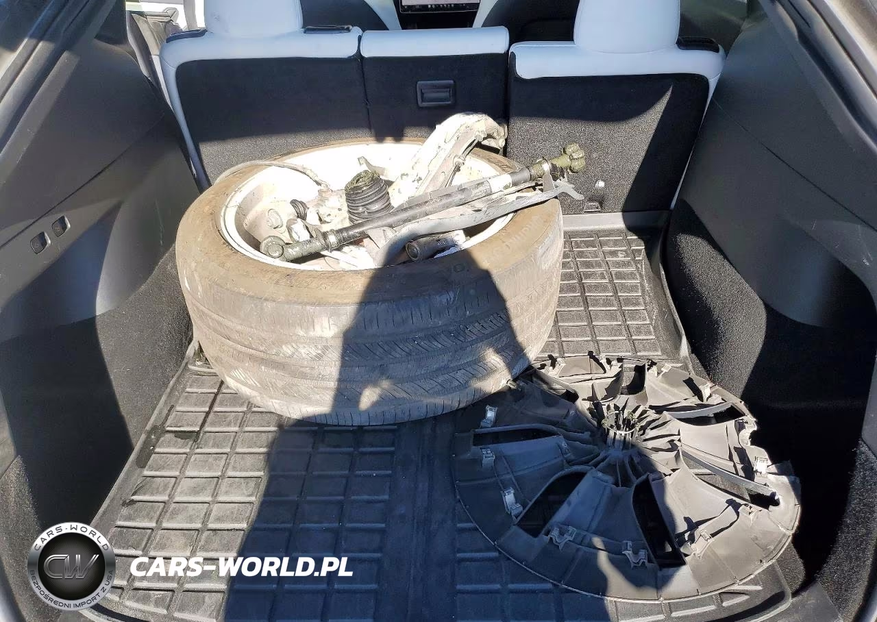 2021 Tesla Model Y VIN:5YJYGDEE9MF063342 - 12
