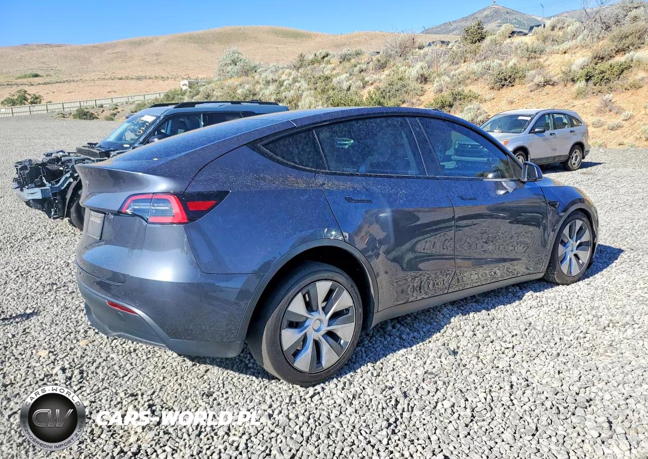 2021 Tesla Model Y VIN:5YJYGDEE9MF063342 - 3