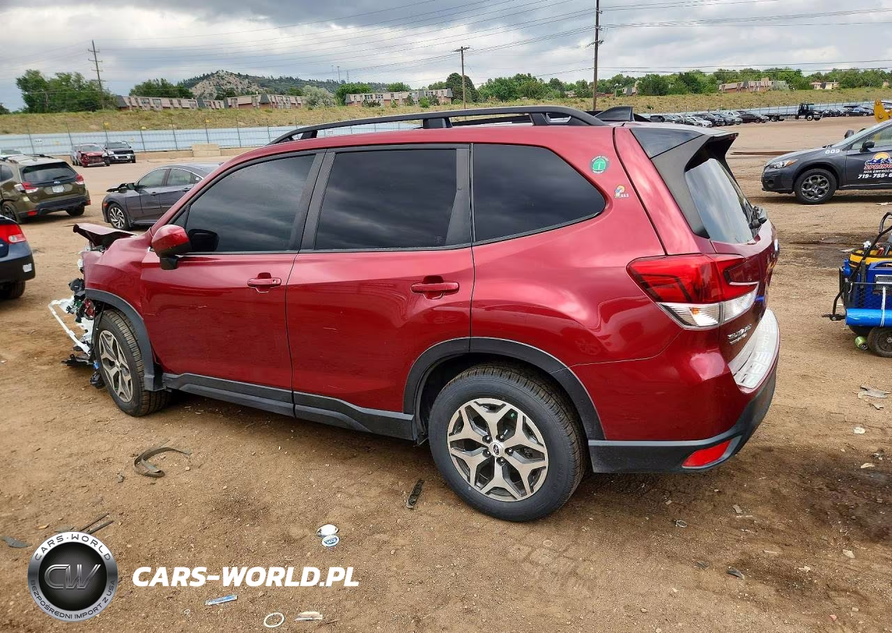 2024 Subaru Forester Premium VIN:JF2SKACC8RH476379 - 2