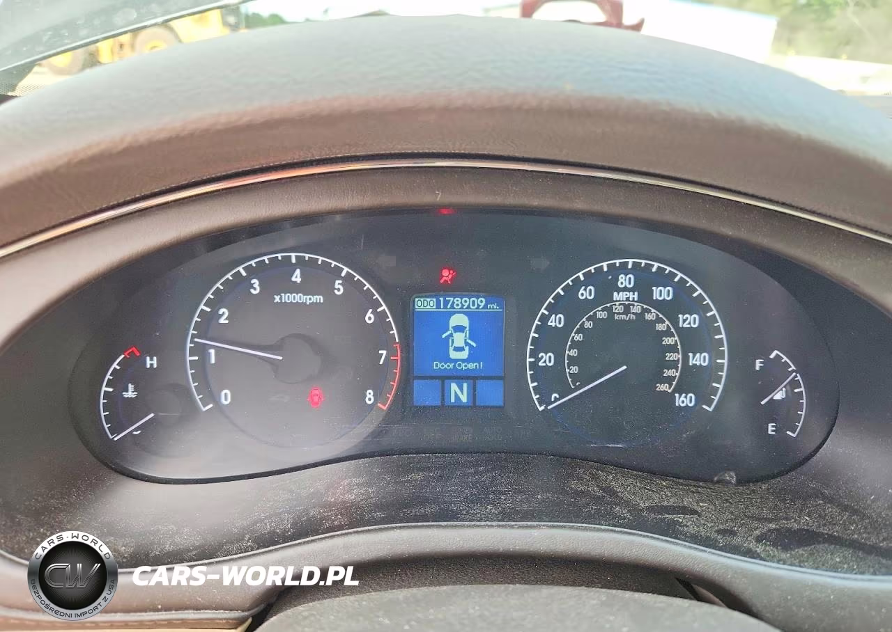 2011 Hyundai Genesis 3.8L V6 VIN:KMHGC4DE8BU145958 - 9