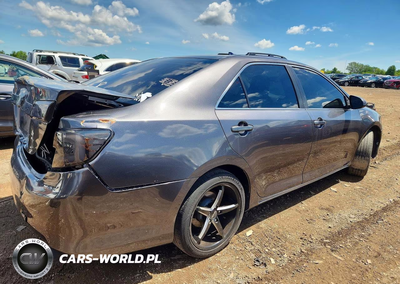 2014 Toyota Camry Le VIN:4T4BF1FK1ER405050 - 3
