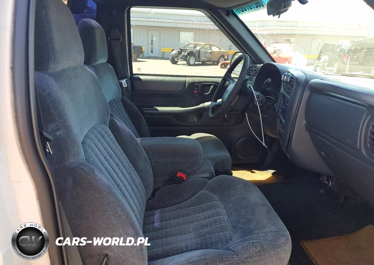 2000 Chevrolet S Truck S10 VIN:1GCCS1452YK223305 - 10