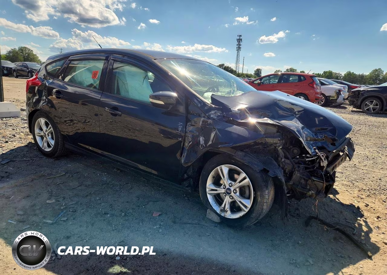 2013 Ford Focus Se VIN:1FADP3K22DL383589 - 4