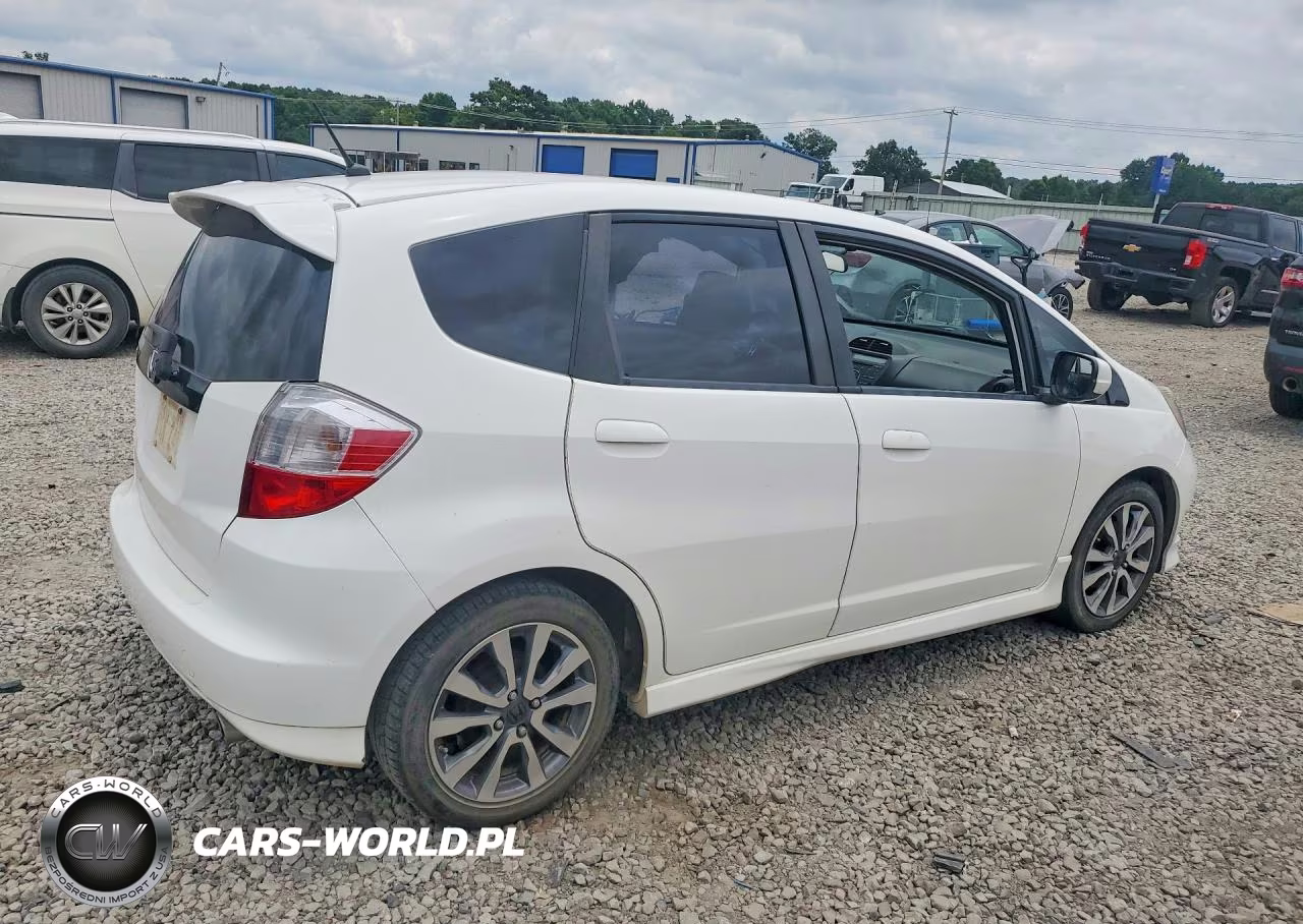 2012 Honda Fit Sport VIN:JHMGE8H59CC017931 - 3