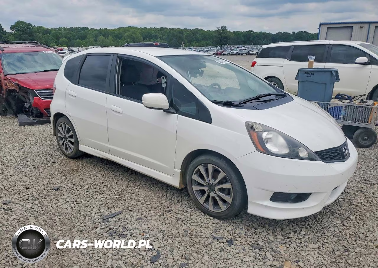2012 Honda Fit Sport VIN:JHMGE8H59CC017931 - 4