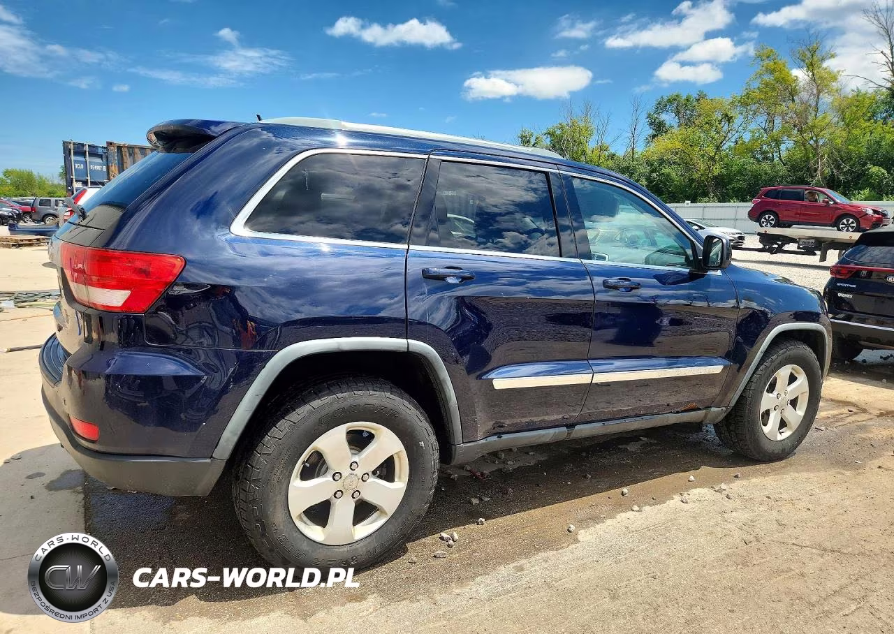 2012 Jeep Grand Cherokee Laredo VIN:1C4RJFAG4CC201244 - 3
