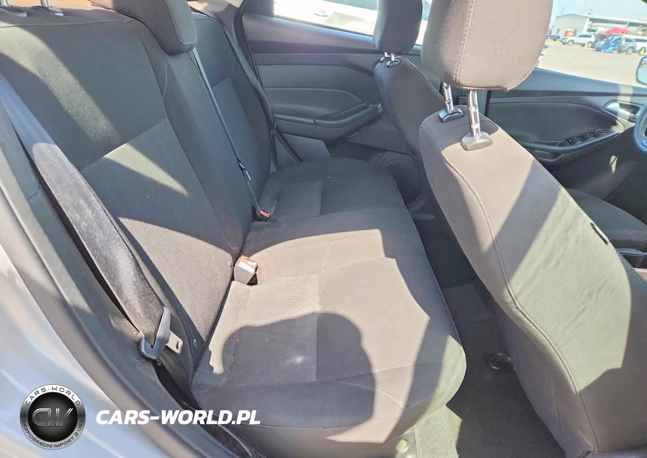 2015 Ford Focus Se VIN:1FADP3F23FL340649 - 10