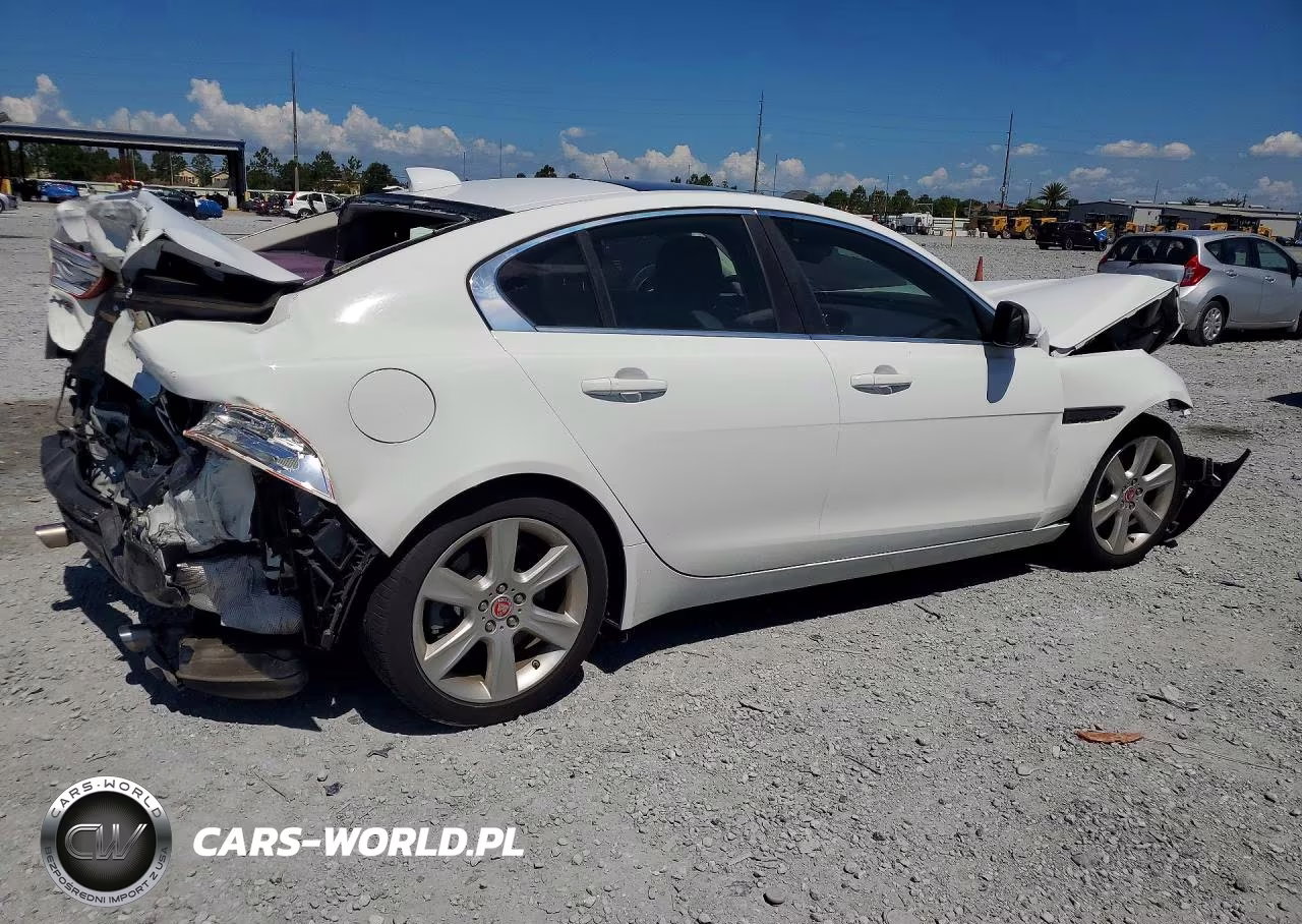 2019 Jaguar Xe 25T Premium VIN:SAJAD4FX7KCP47943 - 3