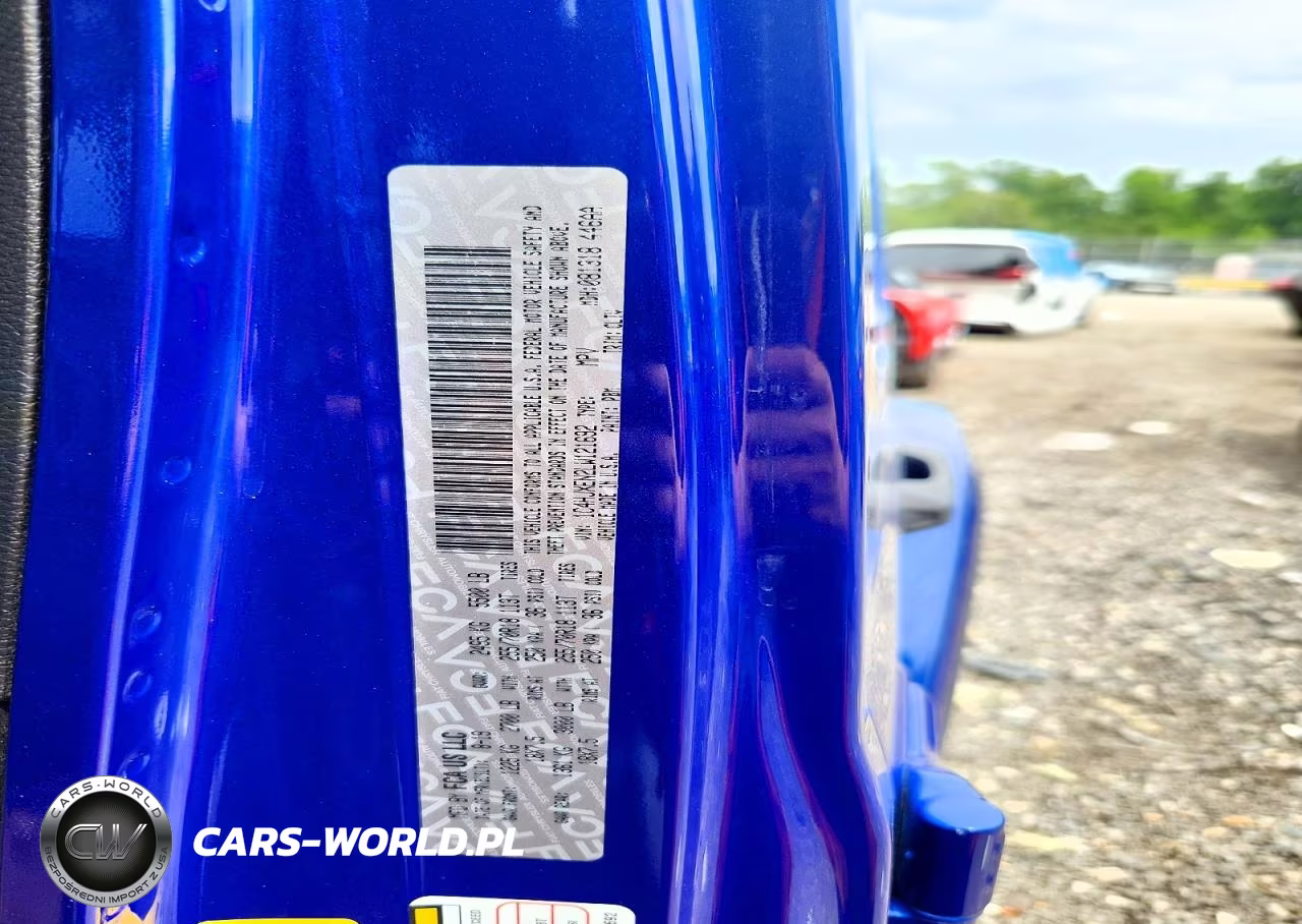2020 Jeep Wrangler Unlimited Sahara VIN:1C4HJXEN2LW121692 - 13