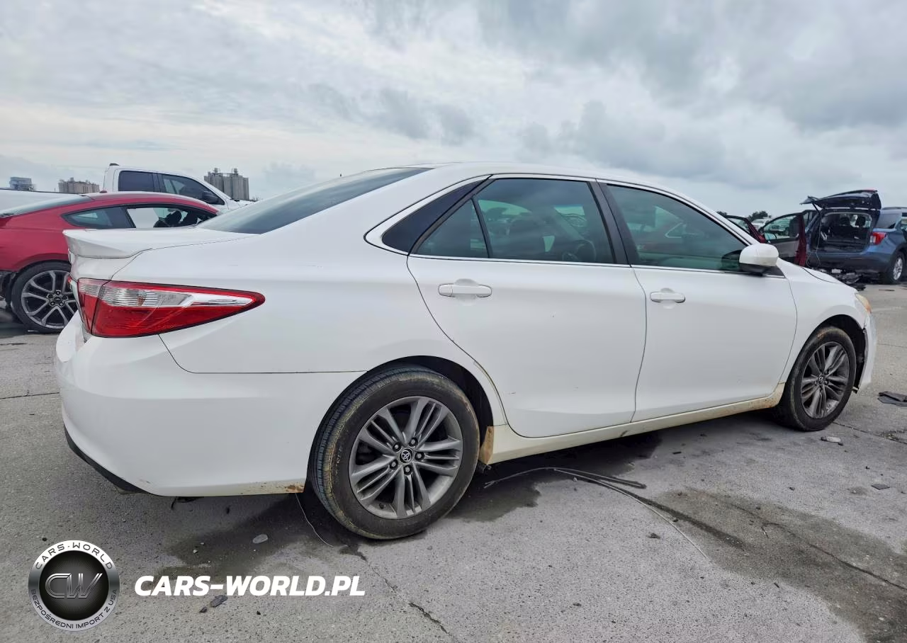 2015 Toyota Camry Se VIN:4T1BF1FK2FU064219 - 3