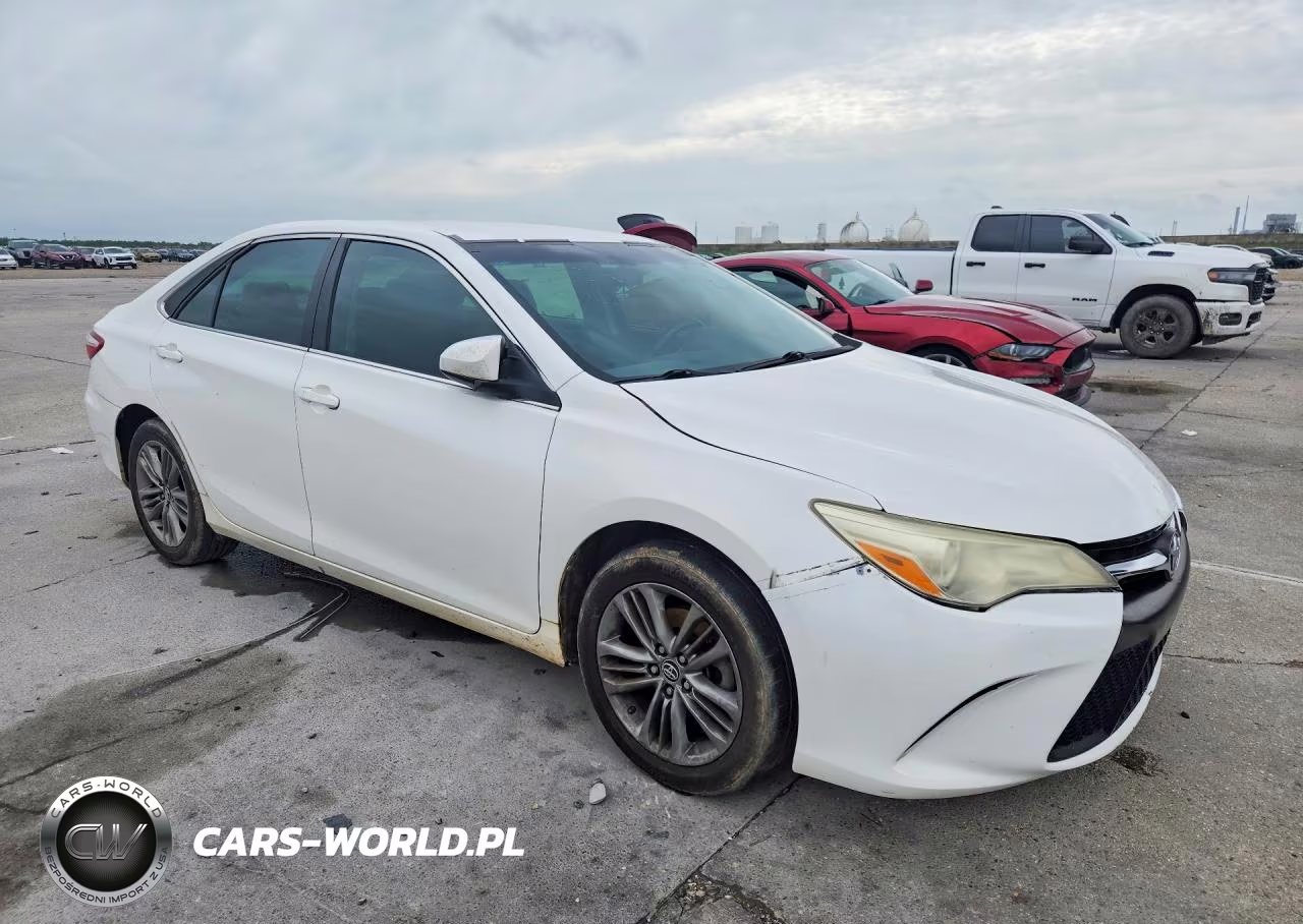 2015 Toyota Camry Se VIN:4T1BF1FK2FU064219 - 4