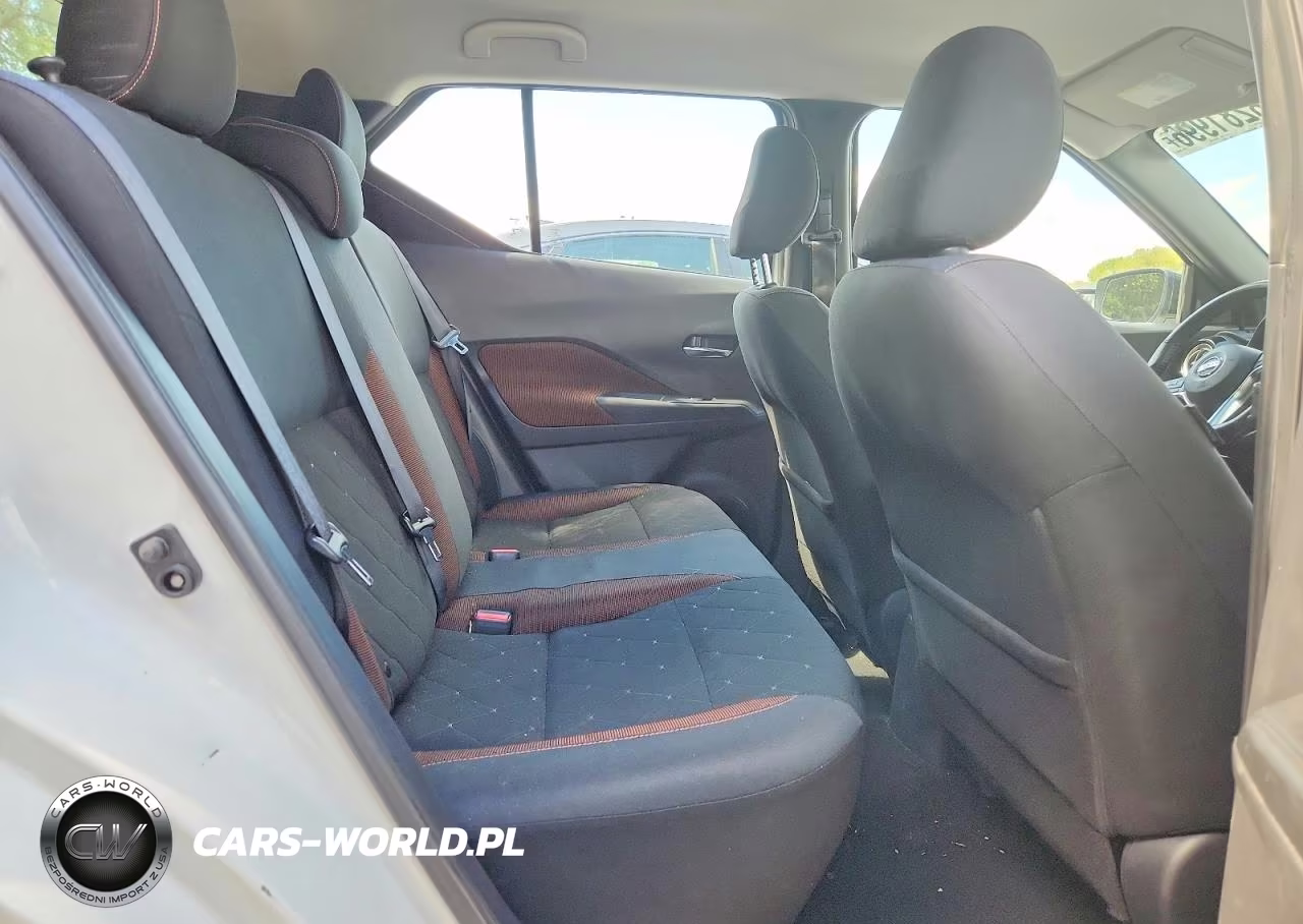 2019 Nissan Kicks Sr VIN:3N1CP5CU0KL559058 - 11