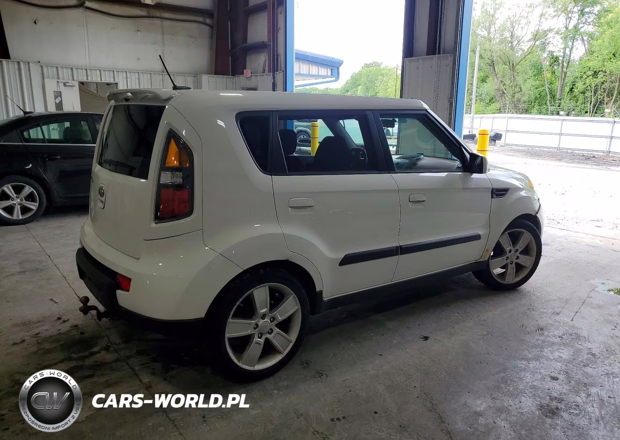 2010 Kia Soul + VIN:KNDJT2A21A7049546 - 3