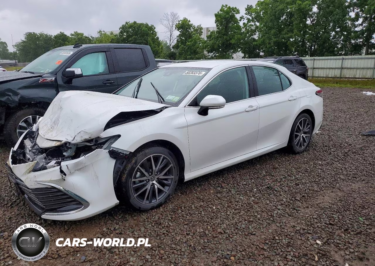 2024 Toyota Camry Xle – zdjęcie 1 z 13