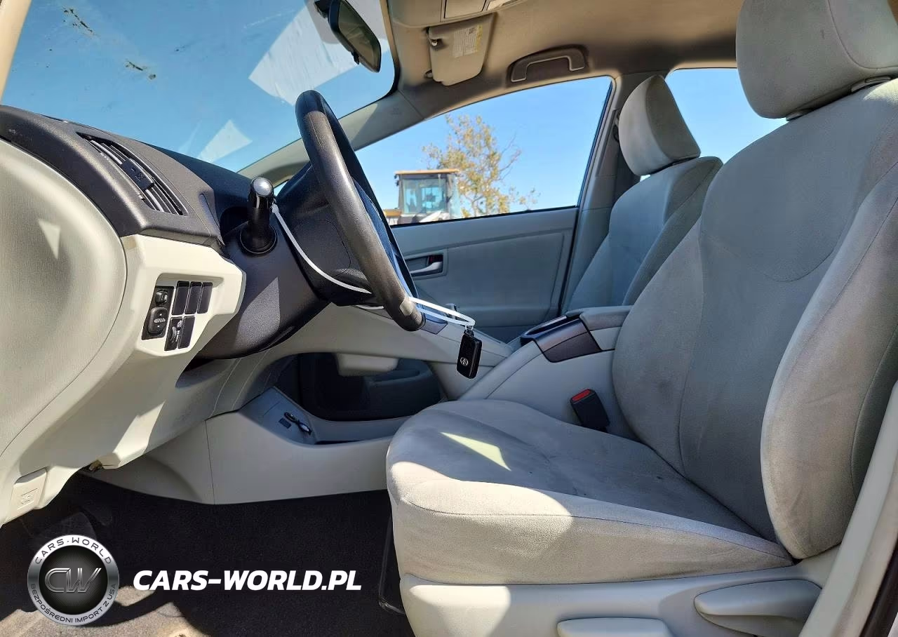 2014 Toyota Prius Two VIN:JTDKN3DU4E0363627 - 7