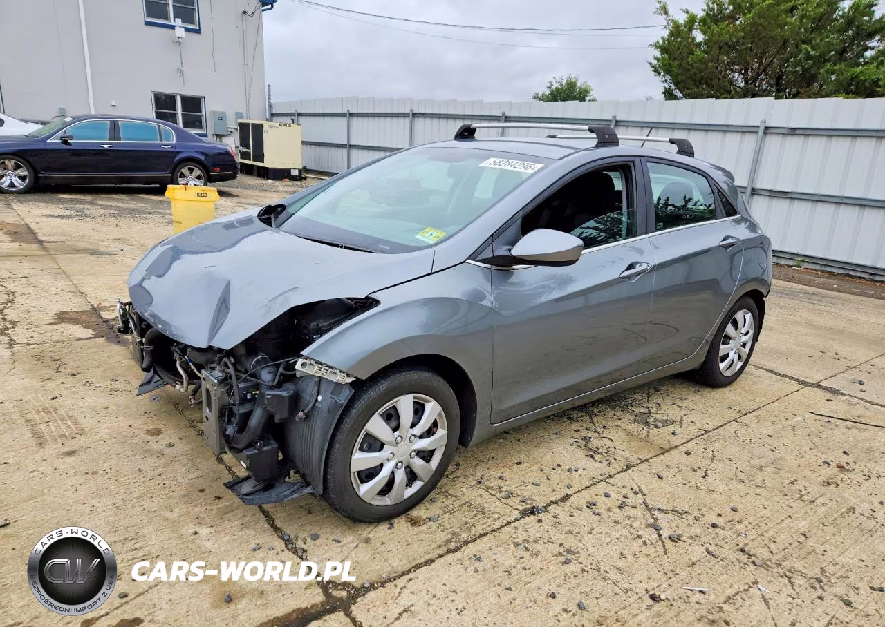 2017 Hyundai Elantra Gt Base – zdjęcie 1 z 12