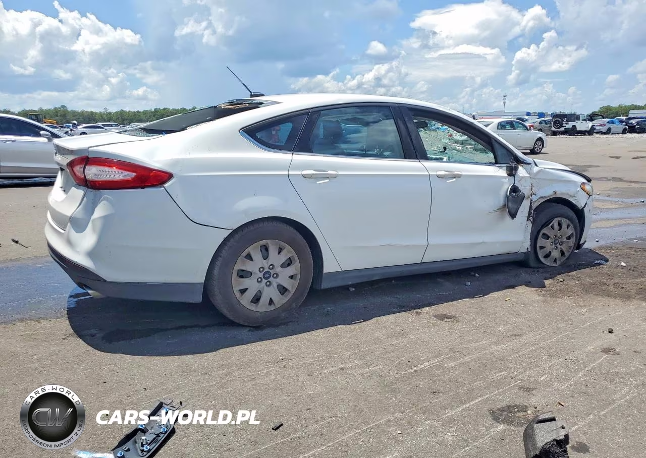 2014 Ford Fusion S VIN:1FA6P0G78E5401532 - 3