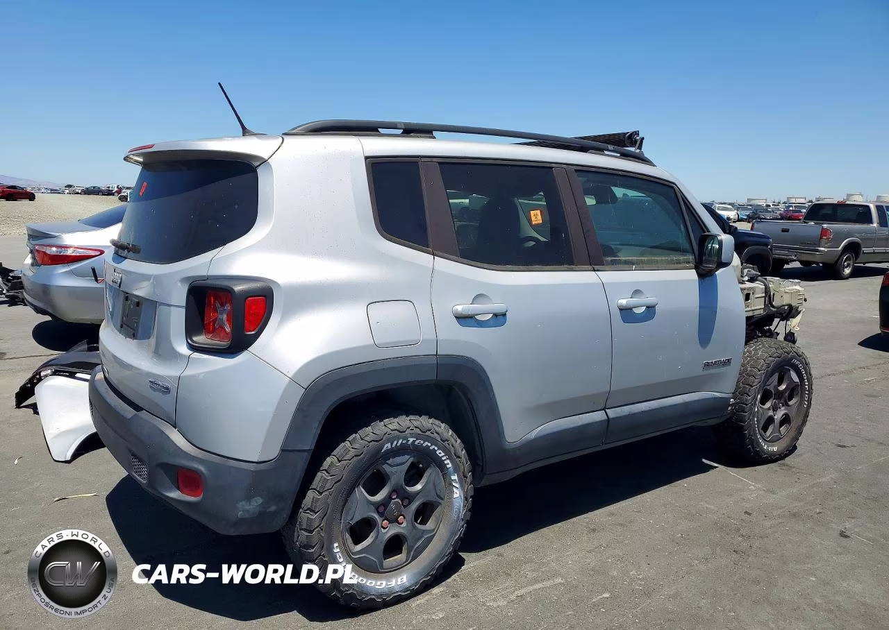2015 Jeep Renegade Latitude VIN:ZACCJABT0FPB67794 - 3