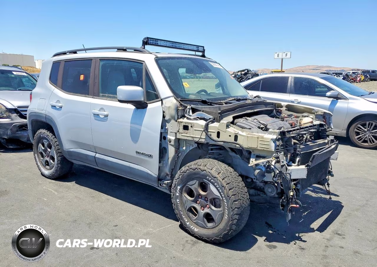 2015 Jeep Renegade Latitude VIN:ZACCJABT0FPB67794 - 4