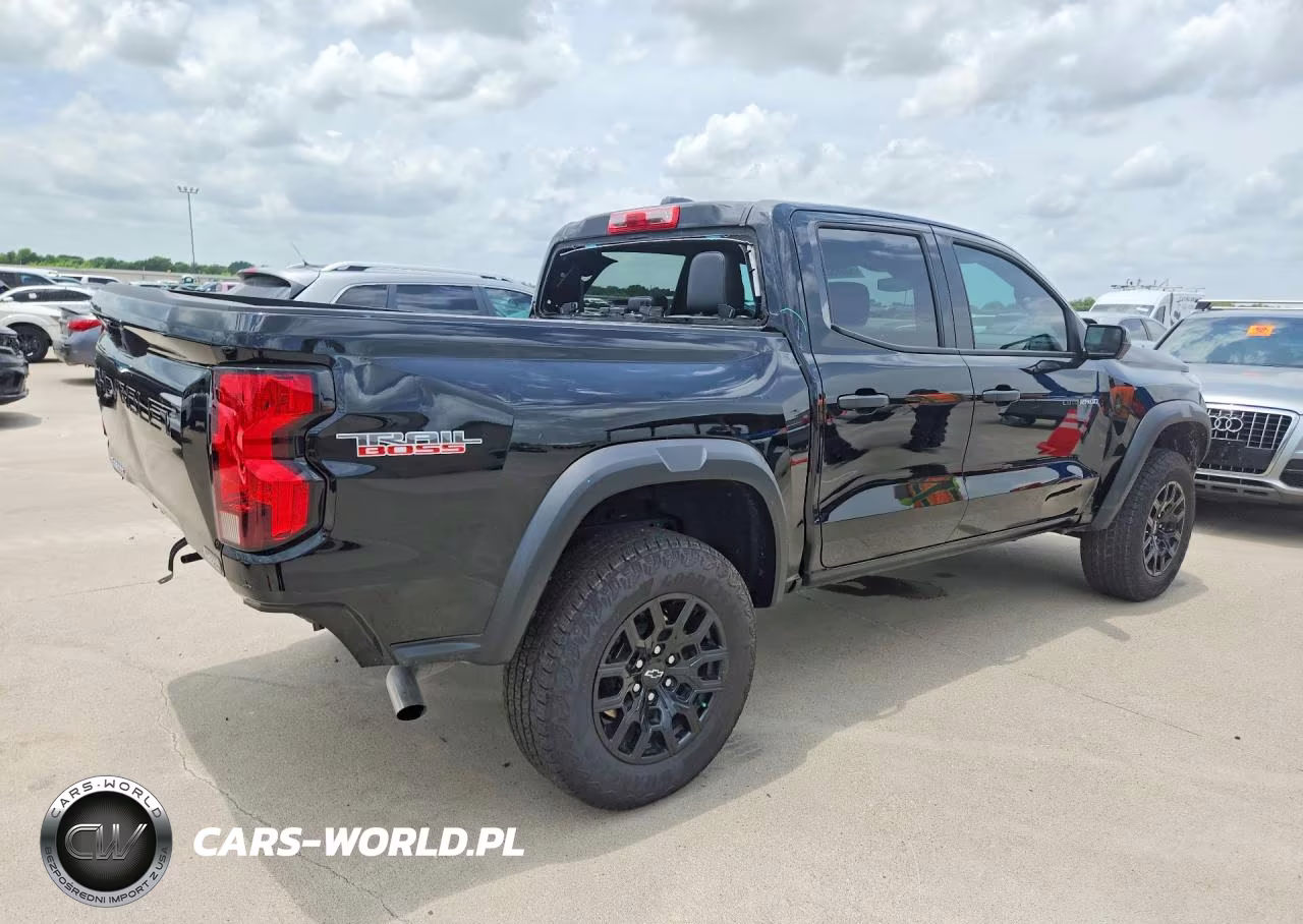 2025 Chevrolet Colorado Trail Boss VIN:1GCPTEEK7S1243881 - 3