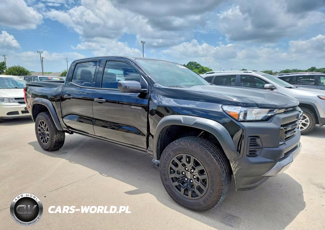 2025 Chevrolet Colorado Trail Boss VIN:1GCPTEEK7S1243881 - 4