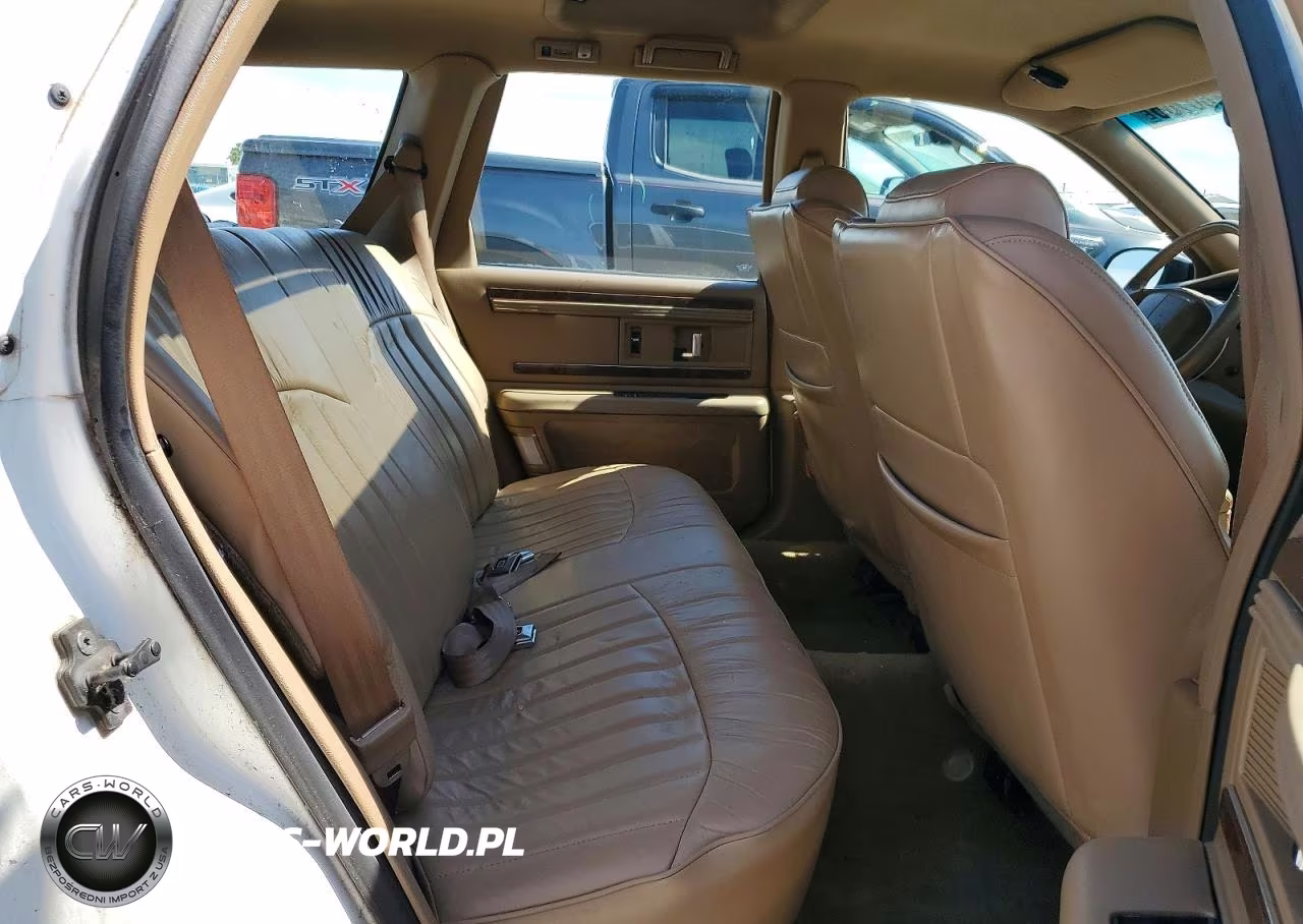 1996 Buick Roadmaster Base VIN:1G4BR82PXTR418147 - 10