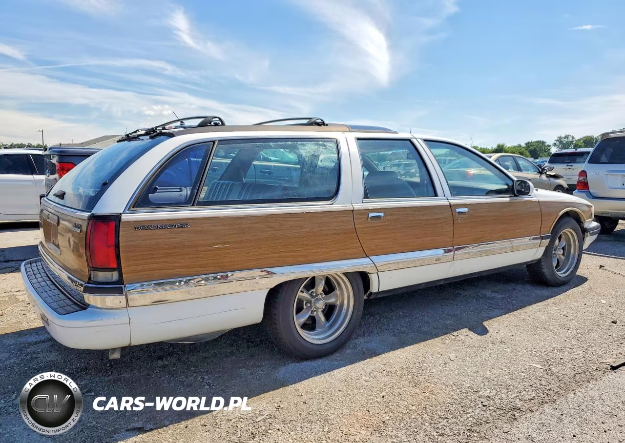 1996 Buick Roadmaster Base VIN:1G4BR82PXTR418147 - 3