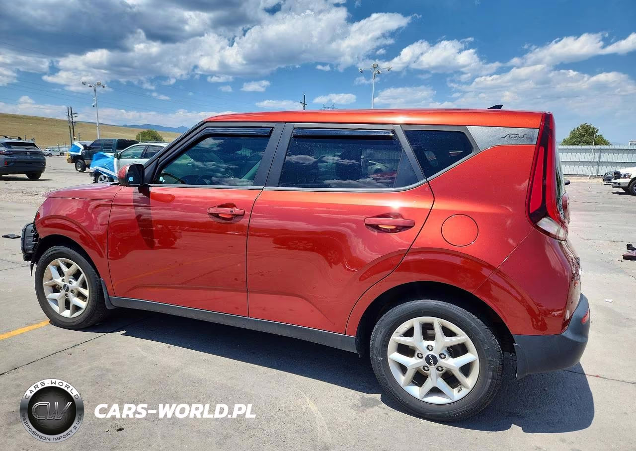 2022 Kia Soul S VIN:KNDJ23AU3N7803854 - 2