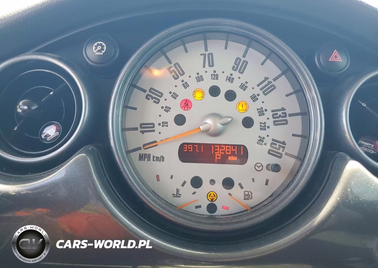 2005 Mini Cooper VIN:WMWRC33485TJ66798 - 9