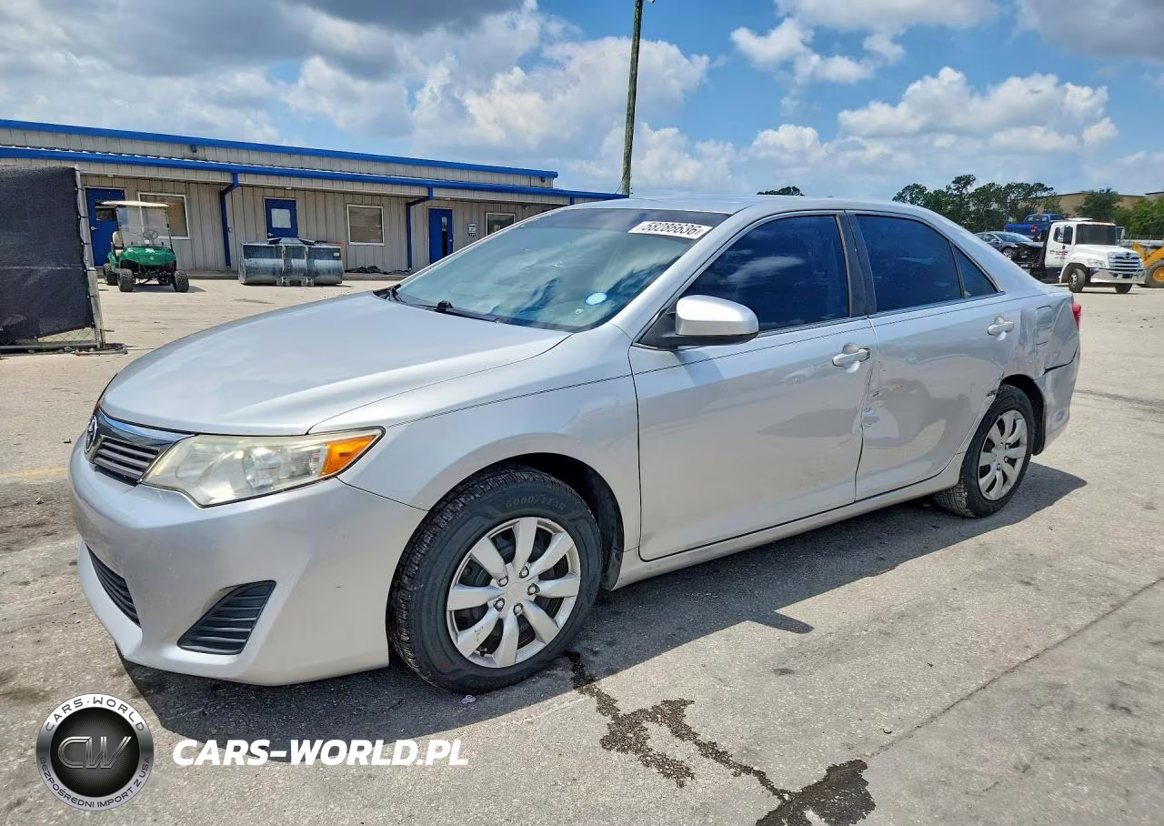 2013 Toyota Camry L – zdjęcie 1 z 12