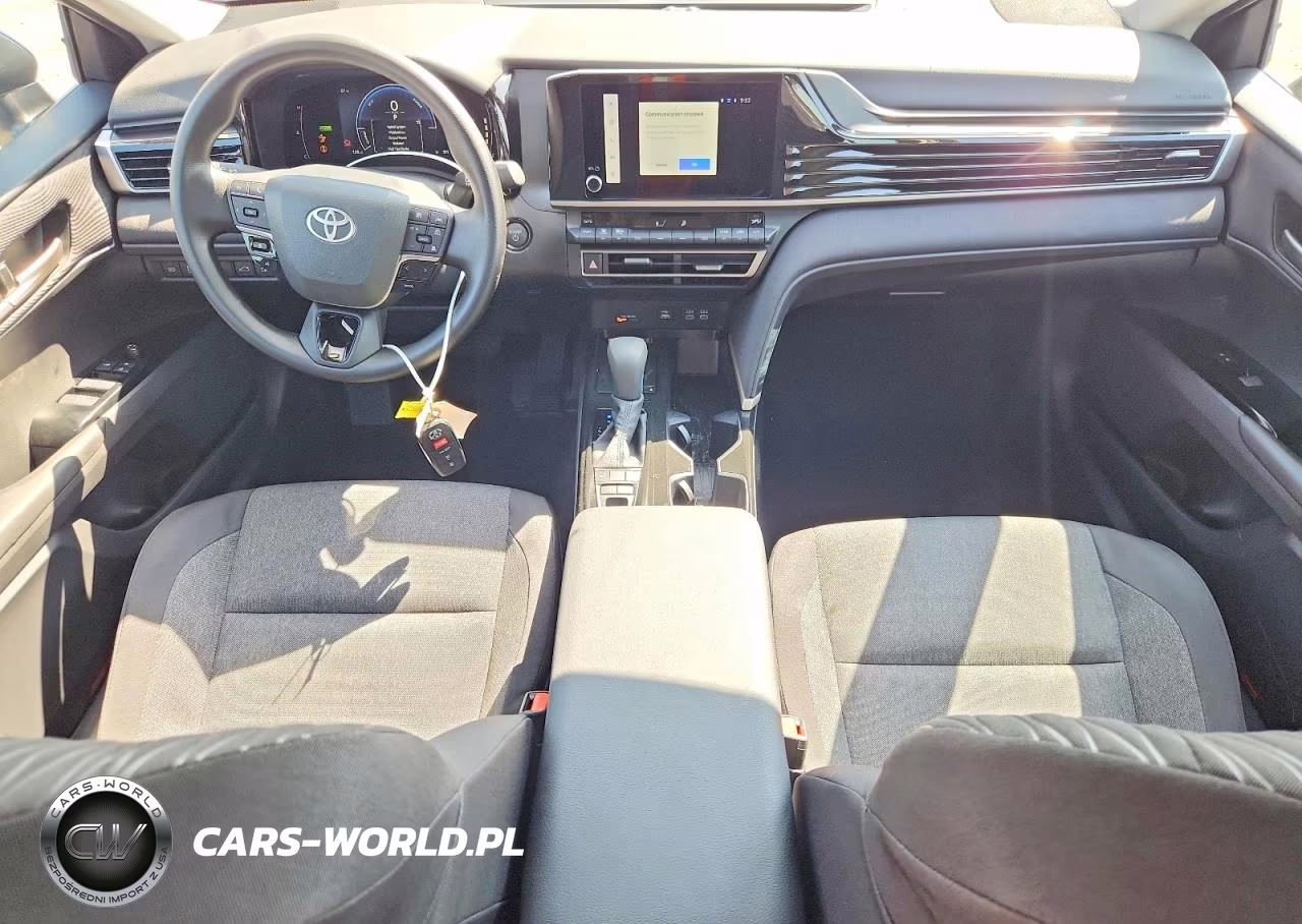 2026 Toyota Camry Le VIN:4T1DAACKXTU316127 - 8