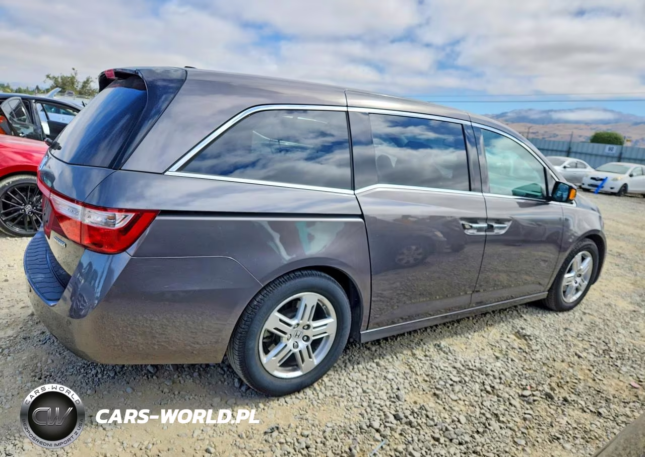 2012 Honda Odyssey Touring VIN:5FNRL5H98CB088543 - 3