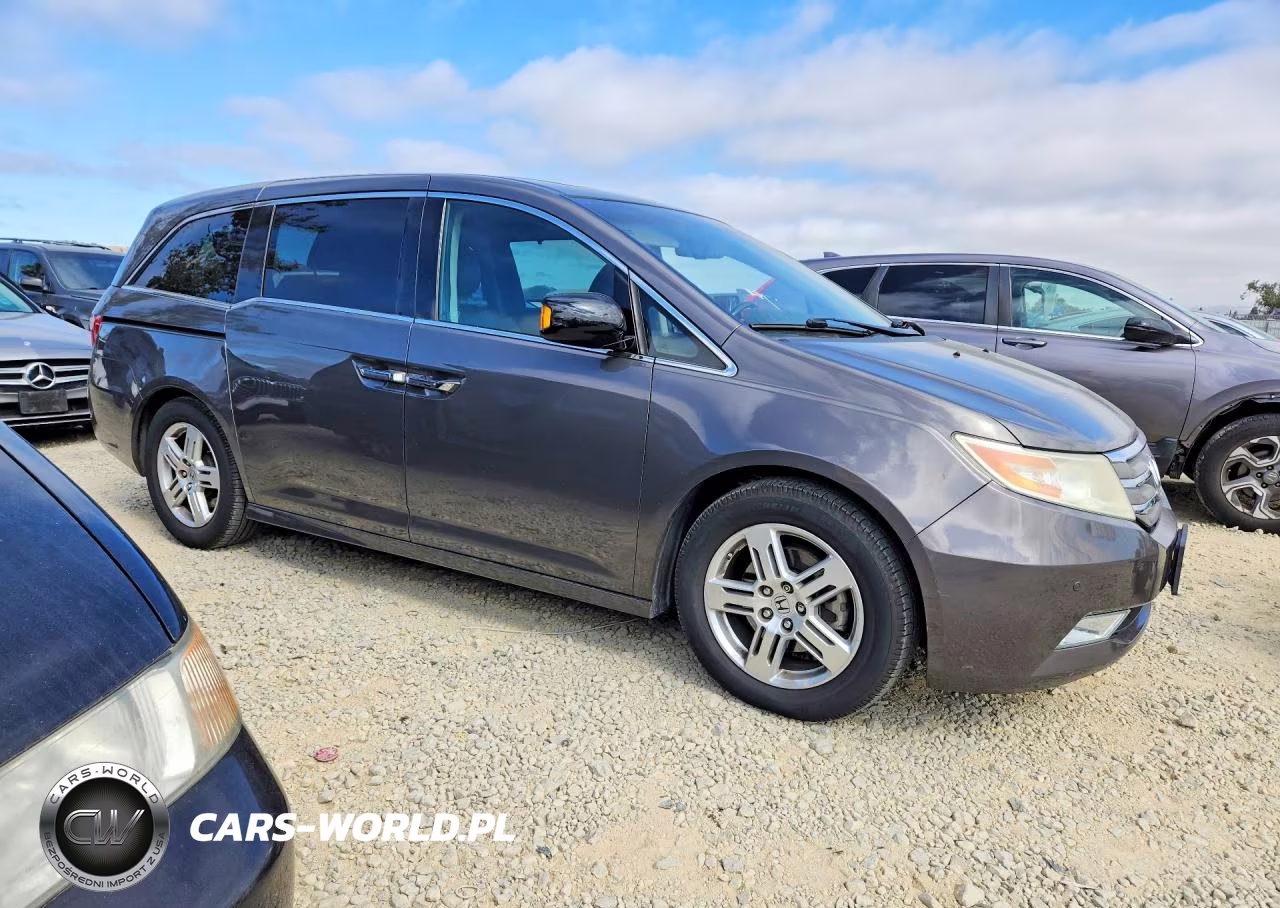 2012 Honda Odyssey Touring VIN:5FNRL5H98CB088543 - 4