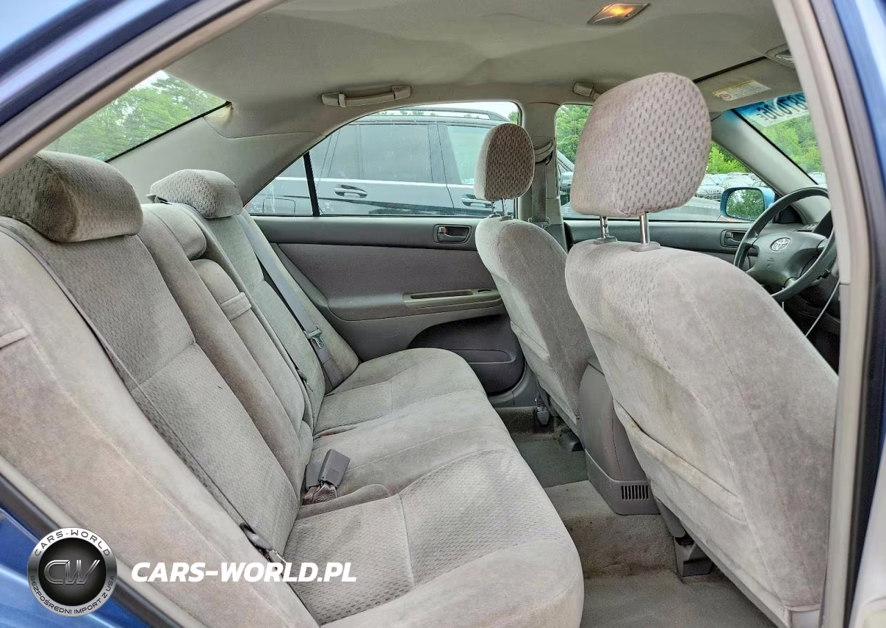 2003 Toyota Camry Le VIN:4T1BE32K33U230876 - 10