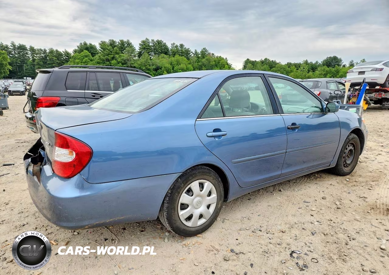 2003 Toyota Camry Le VIN:4T1BE32K33U230876 - 3