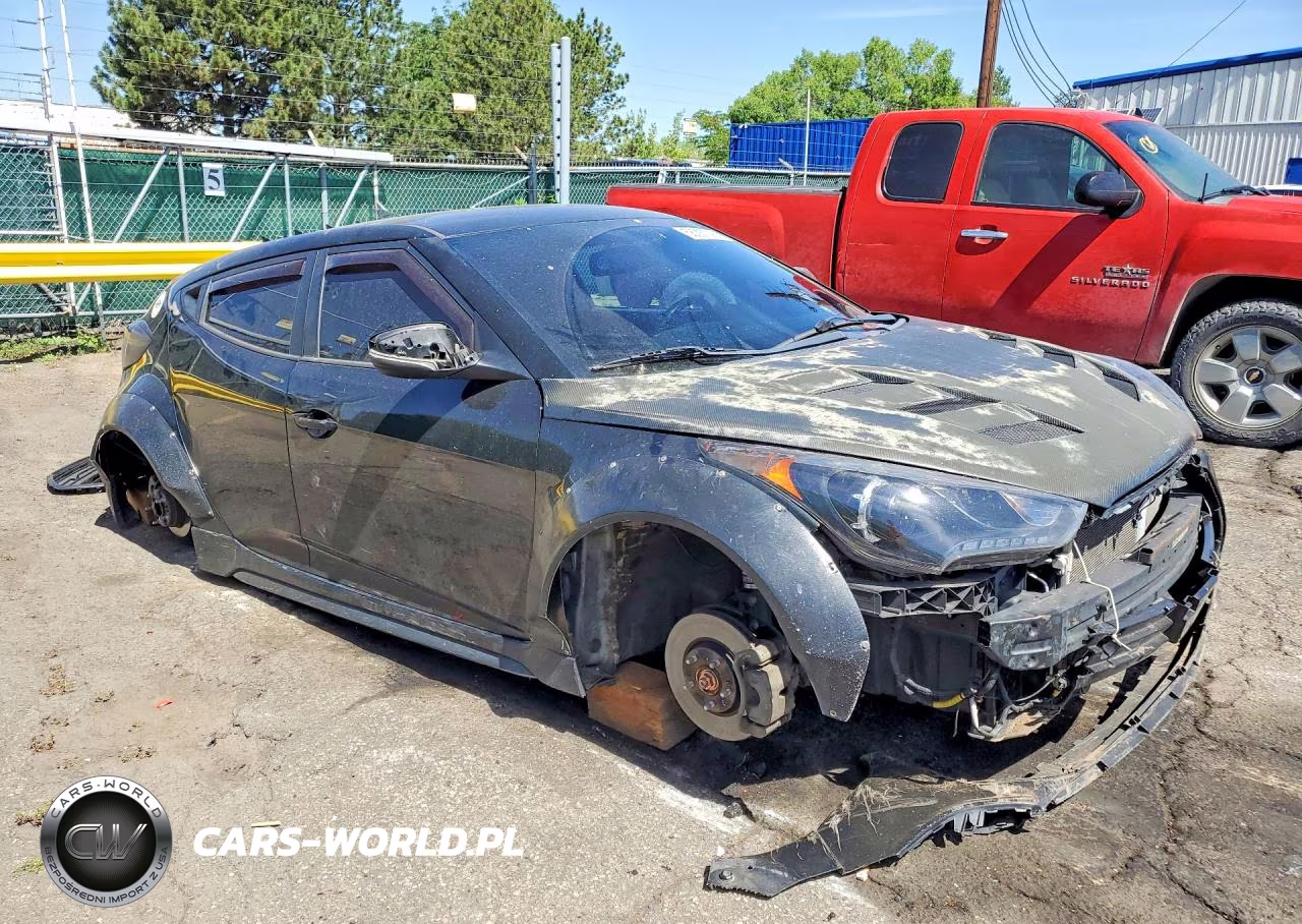 2016 Hyundai Veloster Turbo VIN:KMHTC6AE0GU263783 - 4