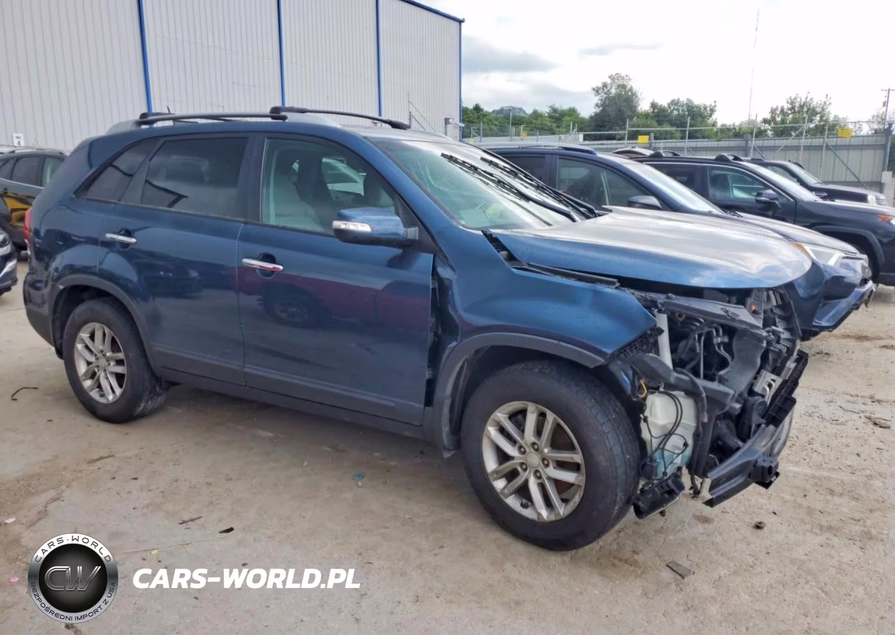 2014 Kia Sorento Lx VIN:5XYKT4A64EG510783 - 4